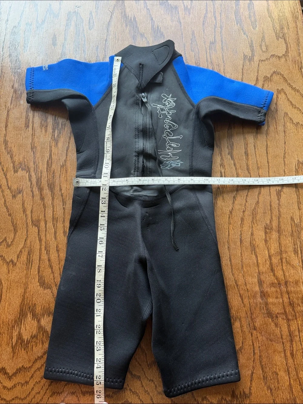HydroFlex Kids Shorty Wetduit - Black with Blue Sleeves